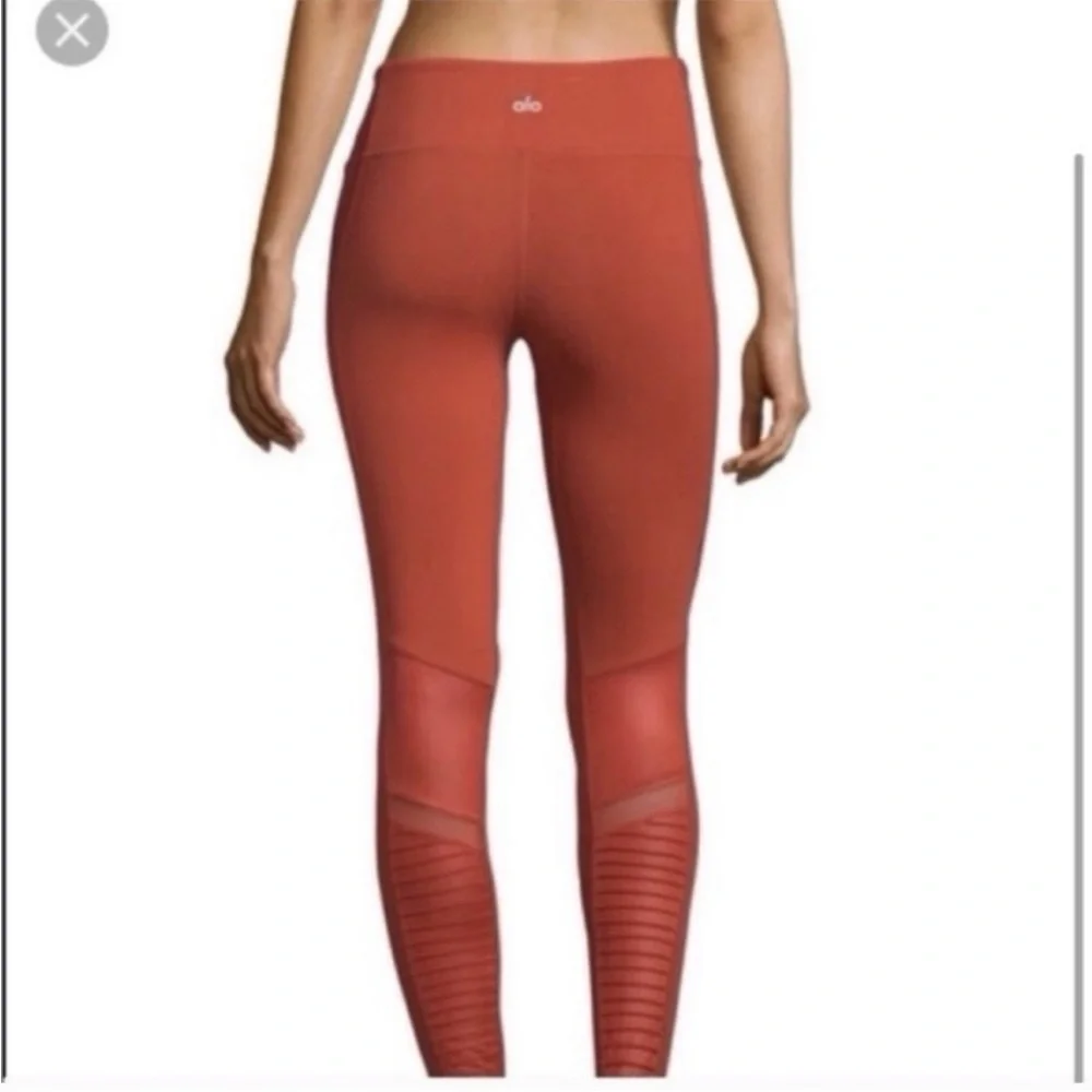 alo Yoga High-Rise Moto Legging Rust Burnt‎ Orange Small